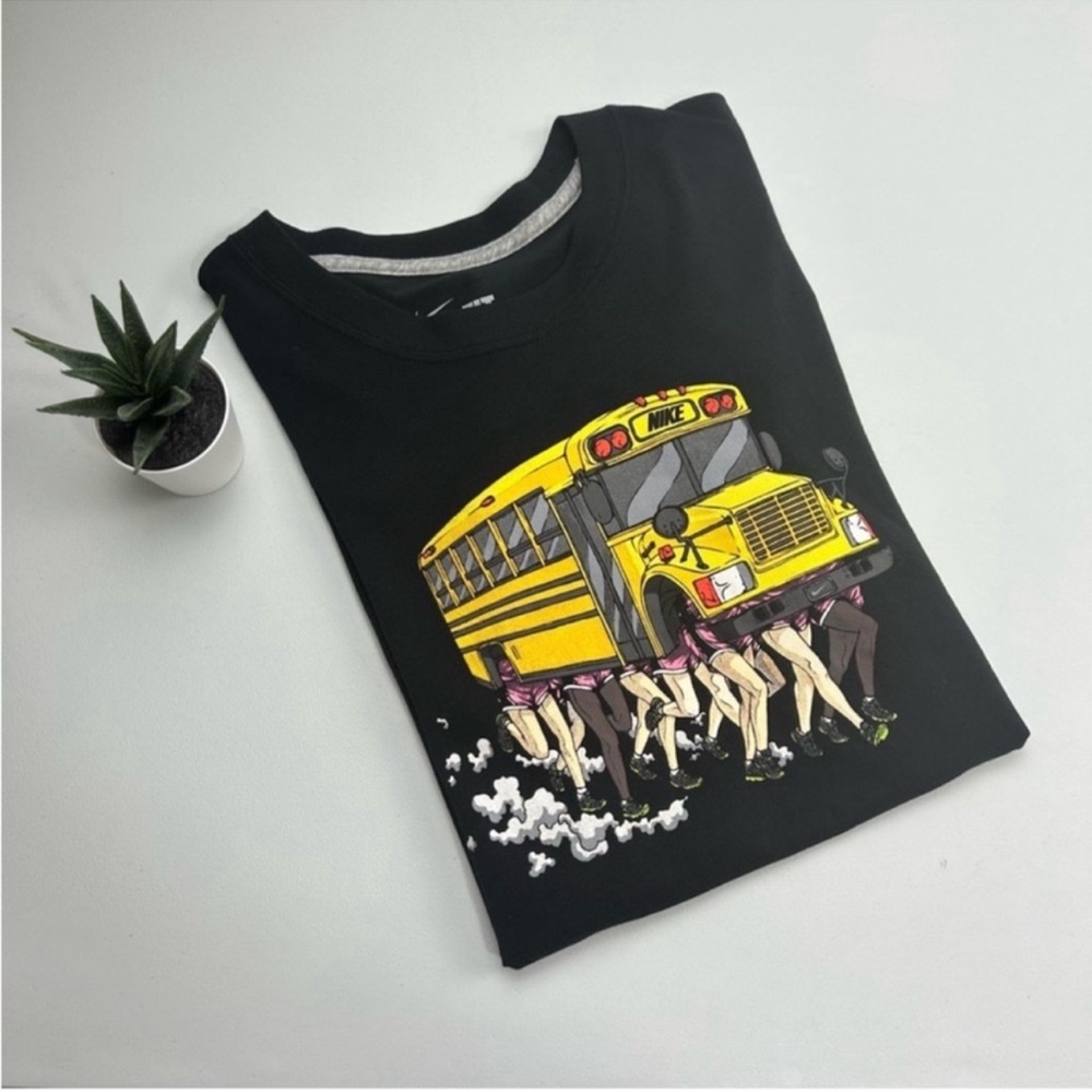 Nike Dri-Fit Cotton School Bus runner graphic Tee
